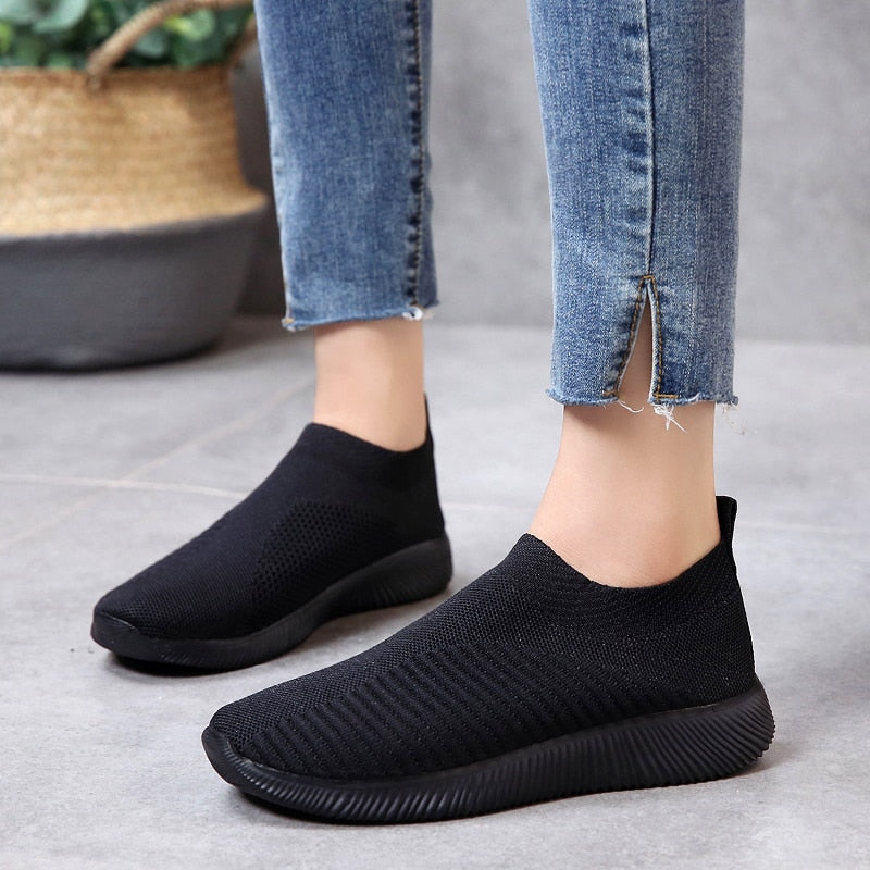 Sapatilha Casual Feminina Slip-On em Malha Respirável Yamid - Conforto e Estilo para o Dia a Dia